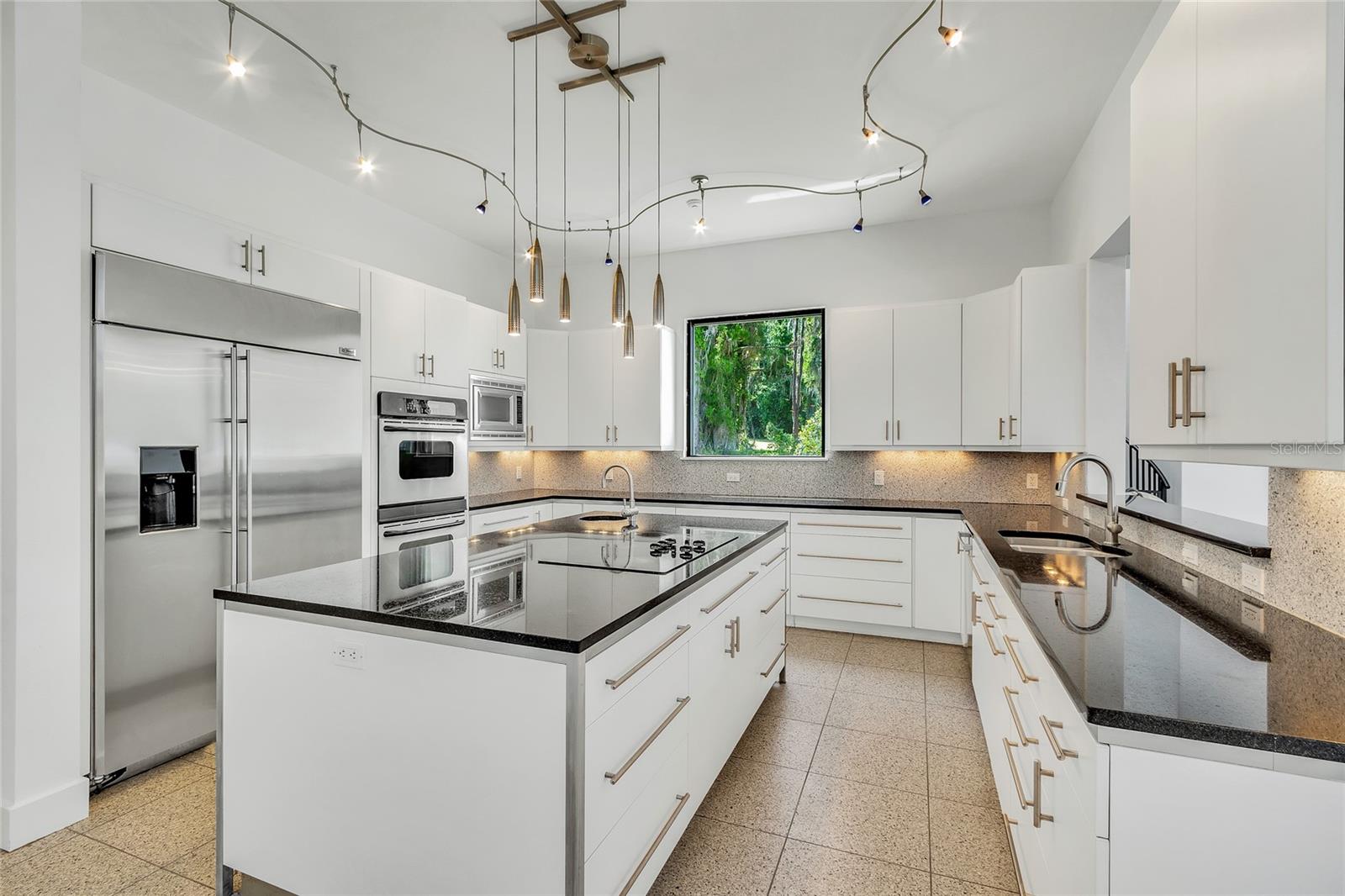 LAKE HARRIS HIGHLANDS SUB - Residential