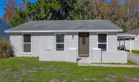Photo of 16206 Sagebrush Road, Tampa, FL 33618 (MLS # TB8489022)