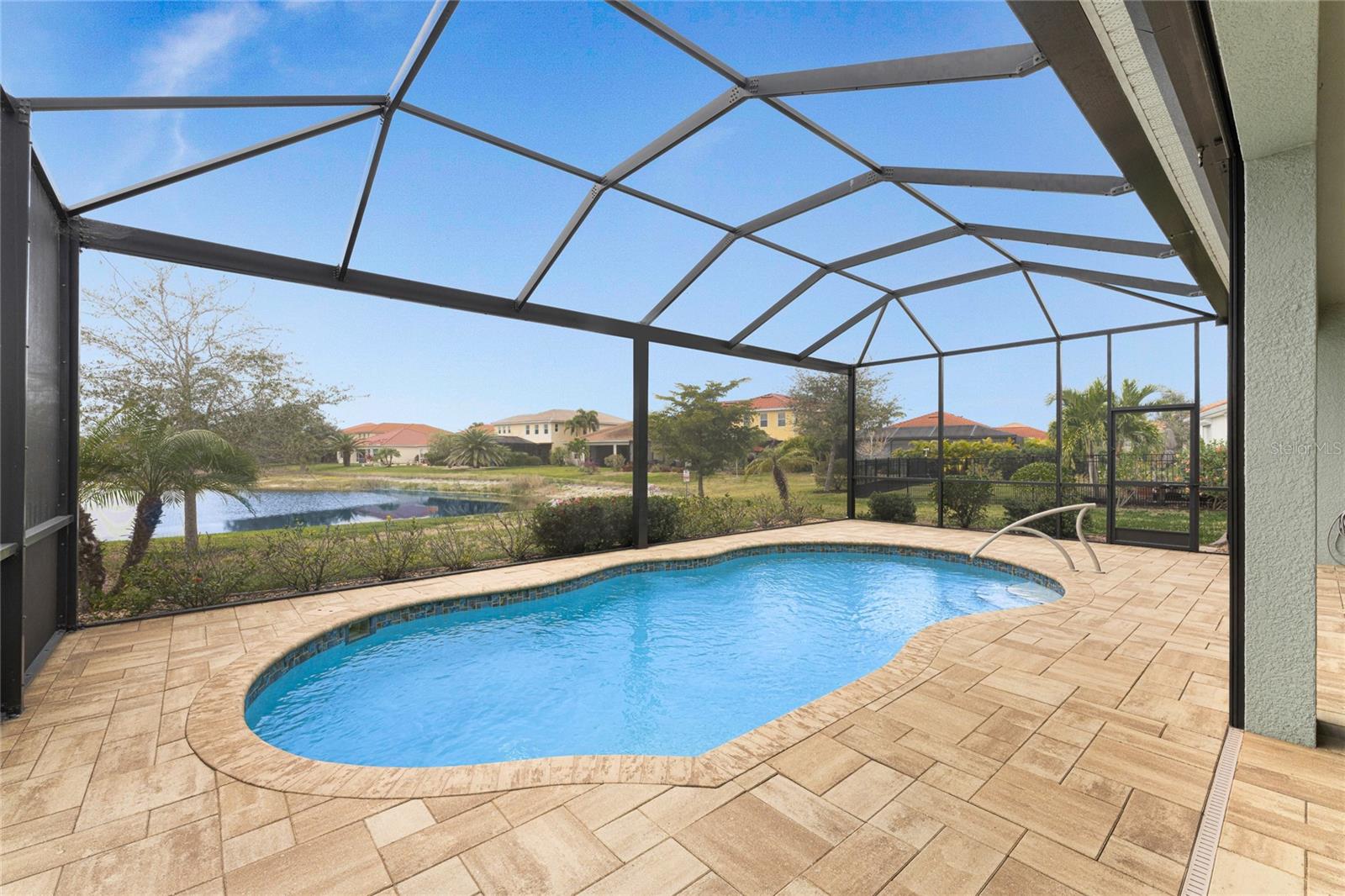 RIVER CLUB - Residential