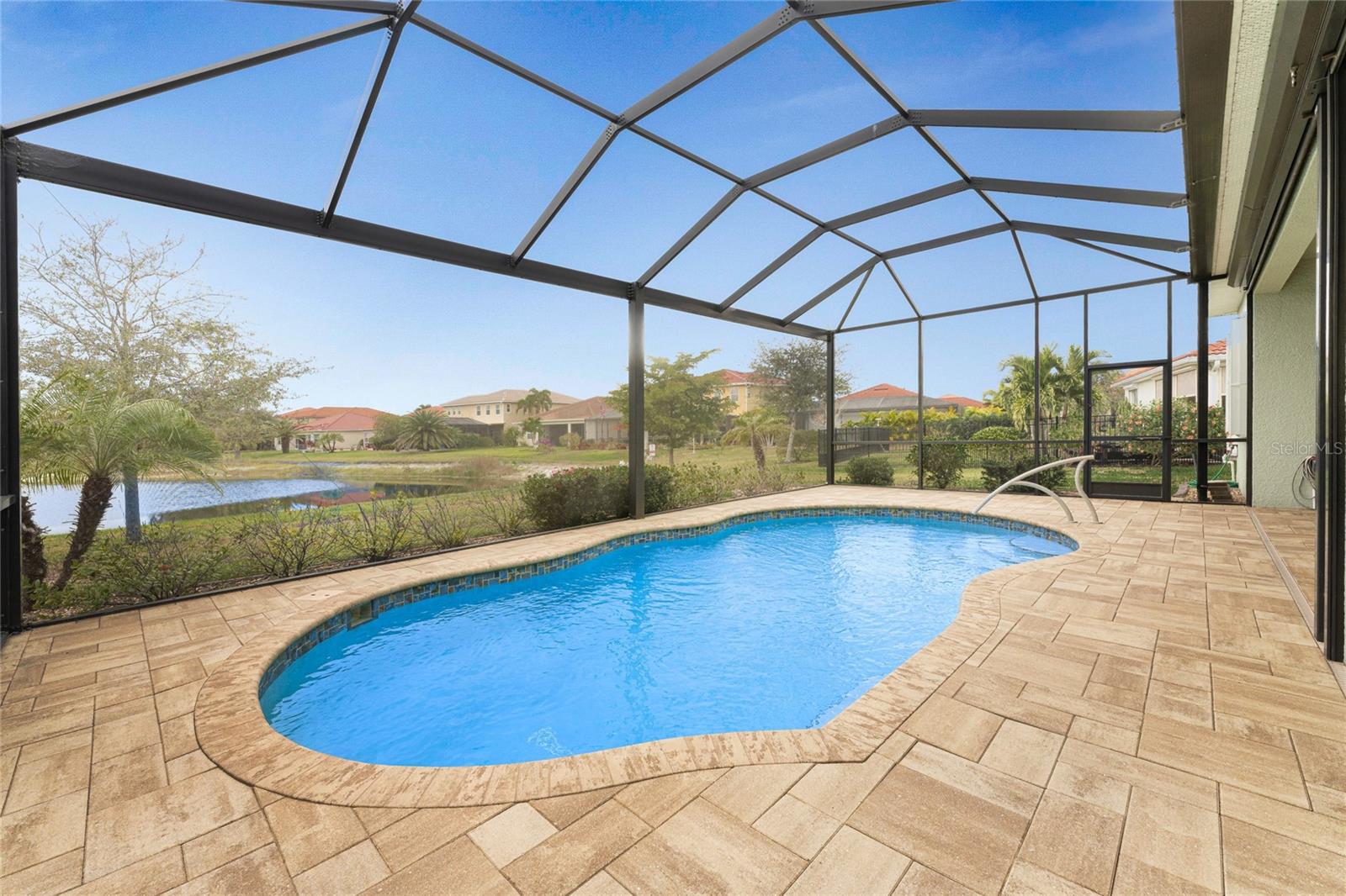 RIVER CLUB - Residential