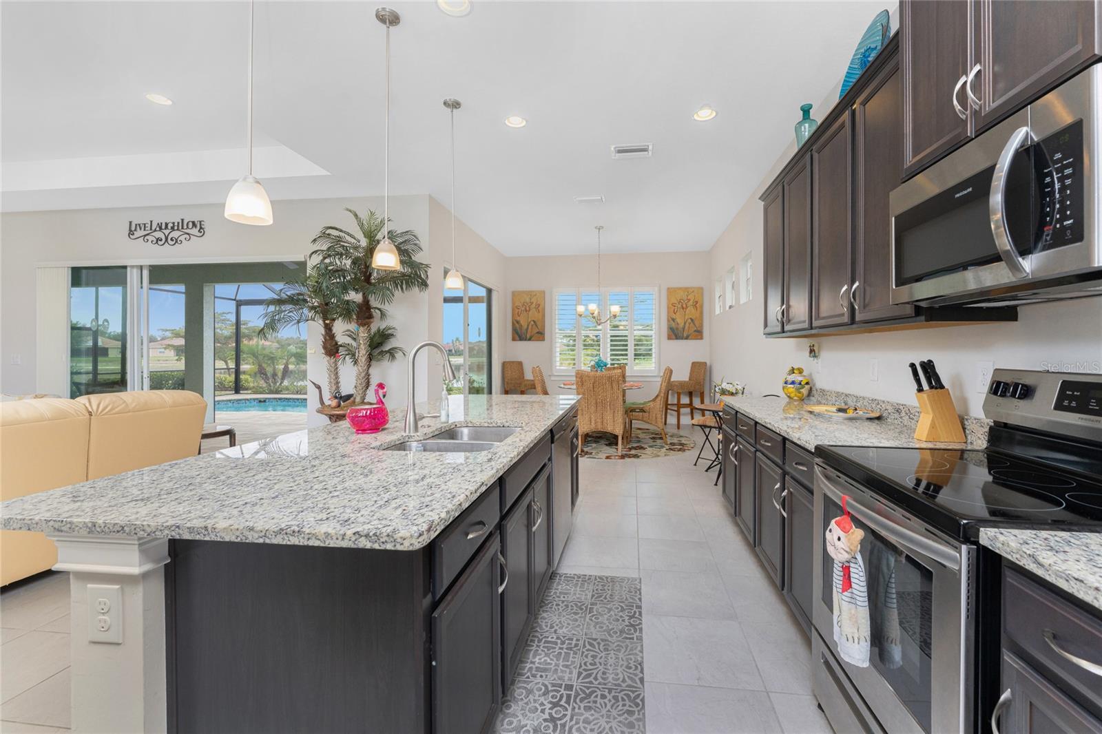 RIVER CLUB - Residential