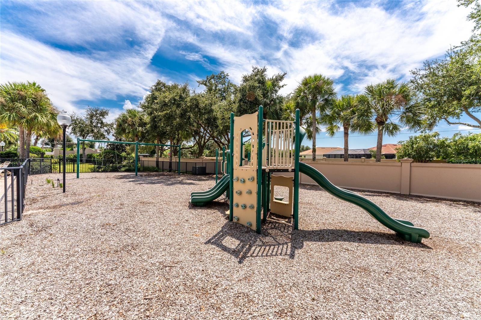 RIVER CLUB - Residential