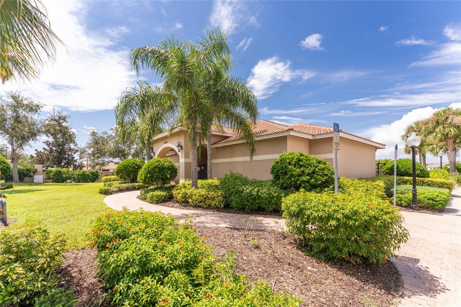 RIVER CLUB - Residential