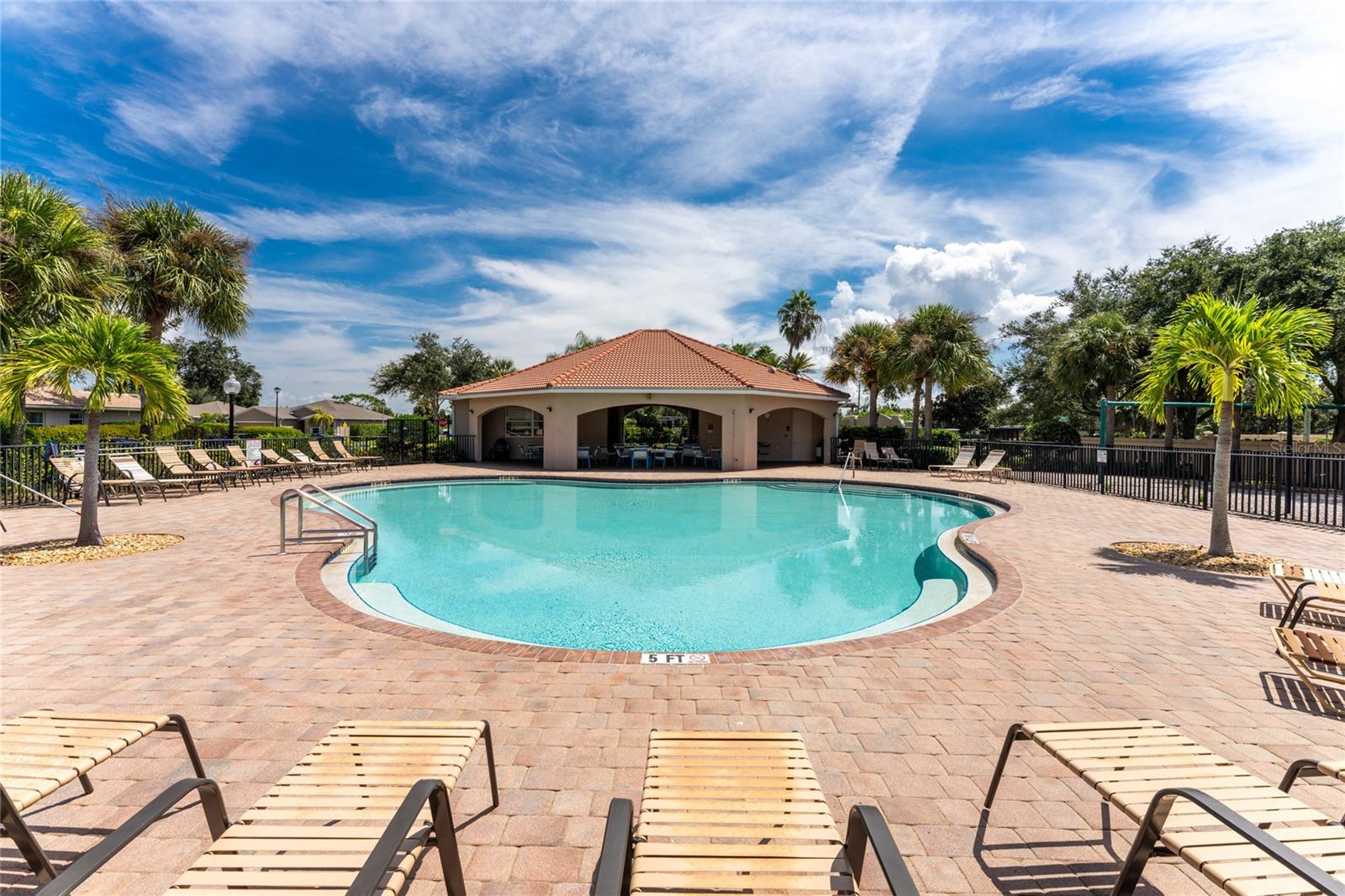 RIVER CLUB - Residential