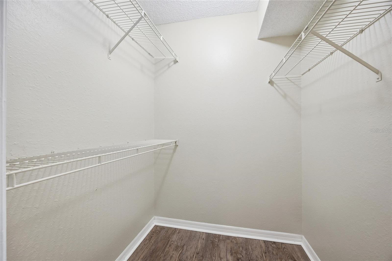 VENETIAN PLACE - Residential