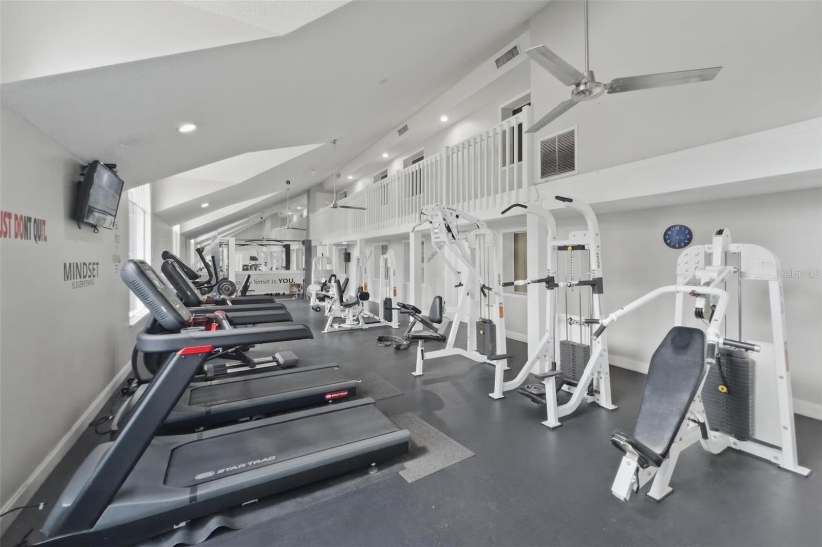 VENETIAN PLACE - Residential