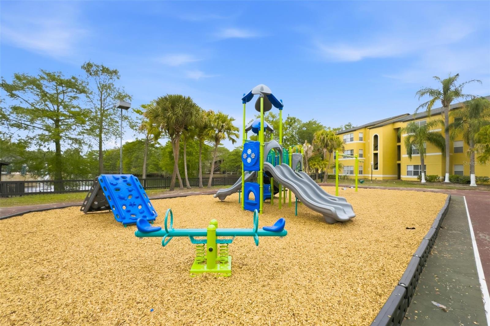 VENETIAN PLACE - Residential