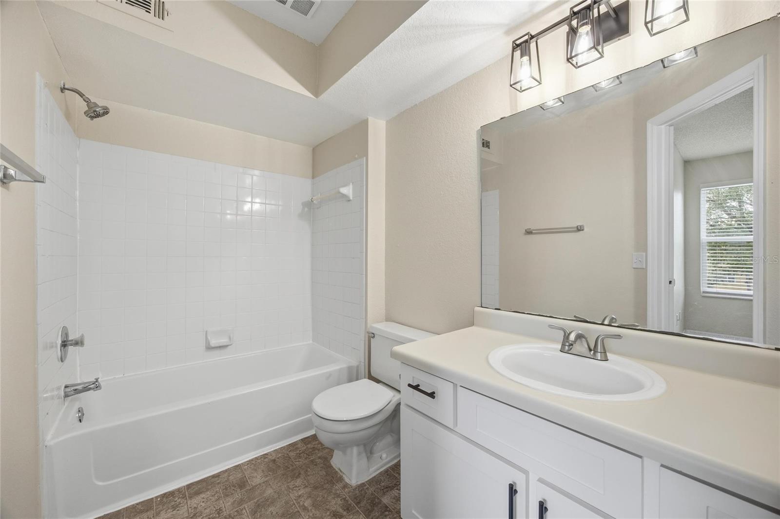 VENETIAN PLACE - Residential