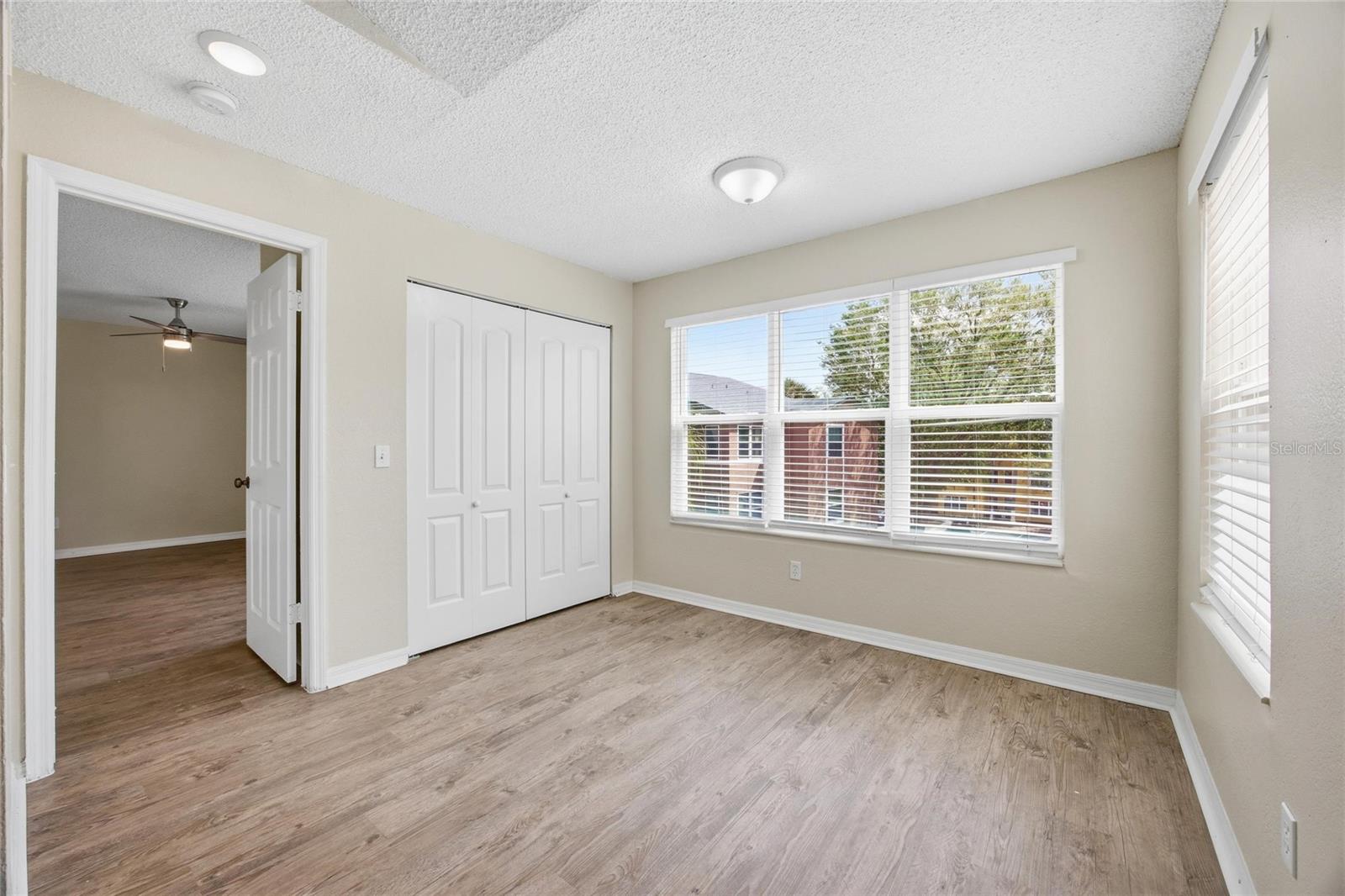 VENETIAN PLACE - Residential