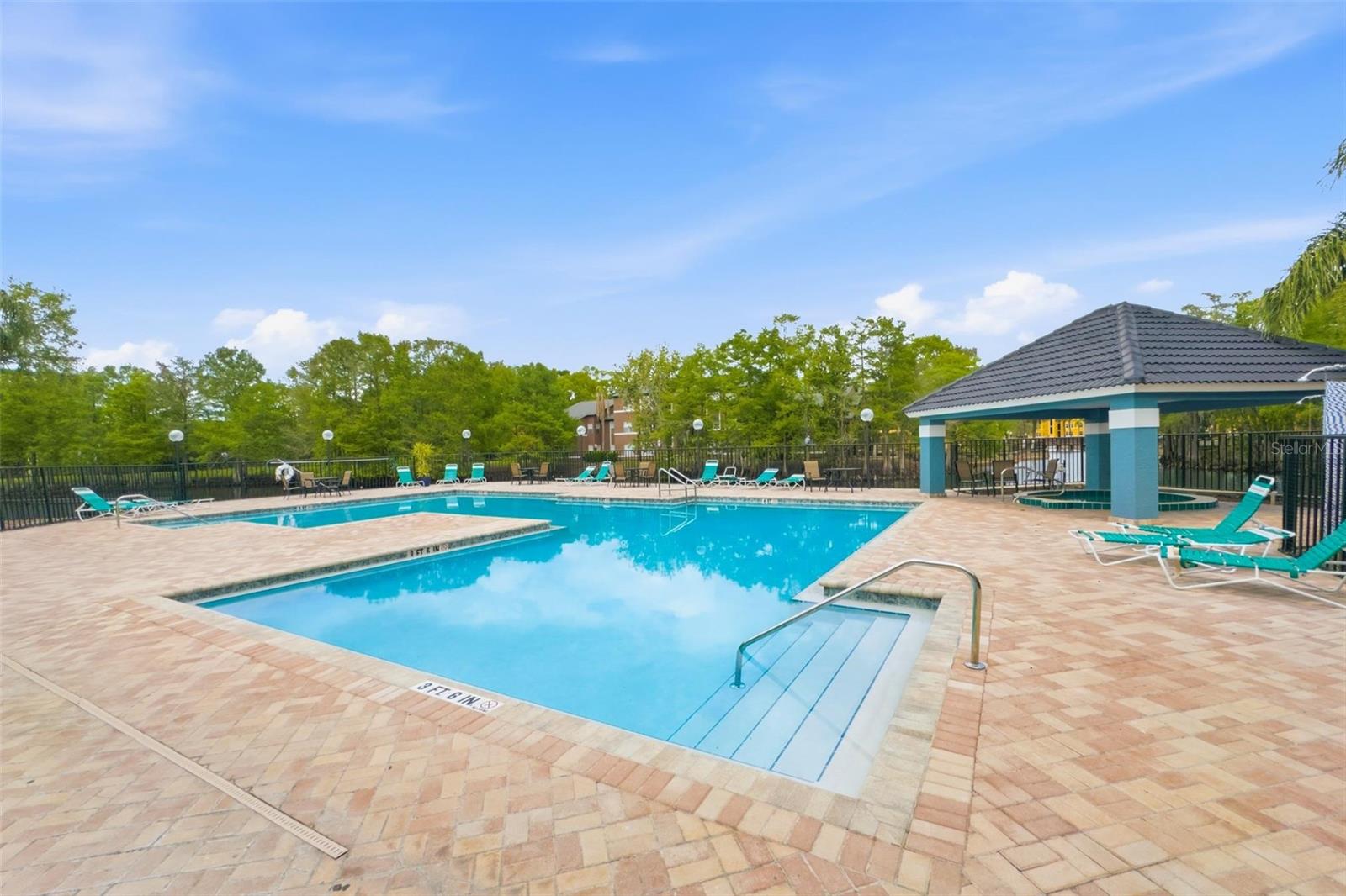 VENETIAN PLACE - Residential