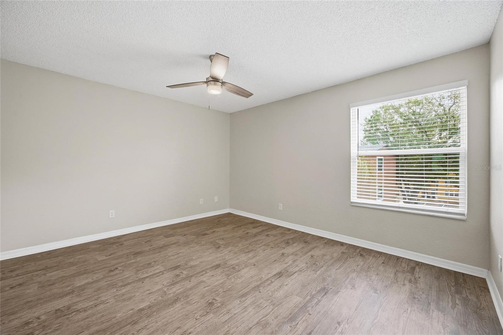 VENETIAN PLACE - Residential