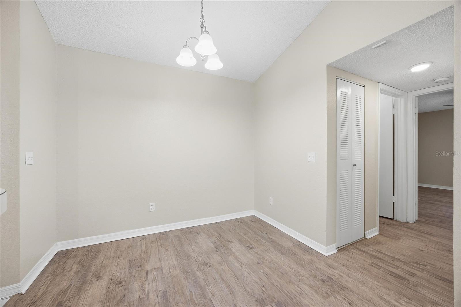 VENETIAN PLACE - Residential