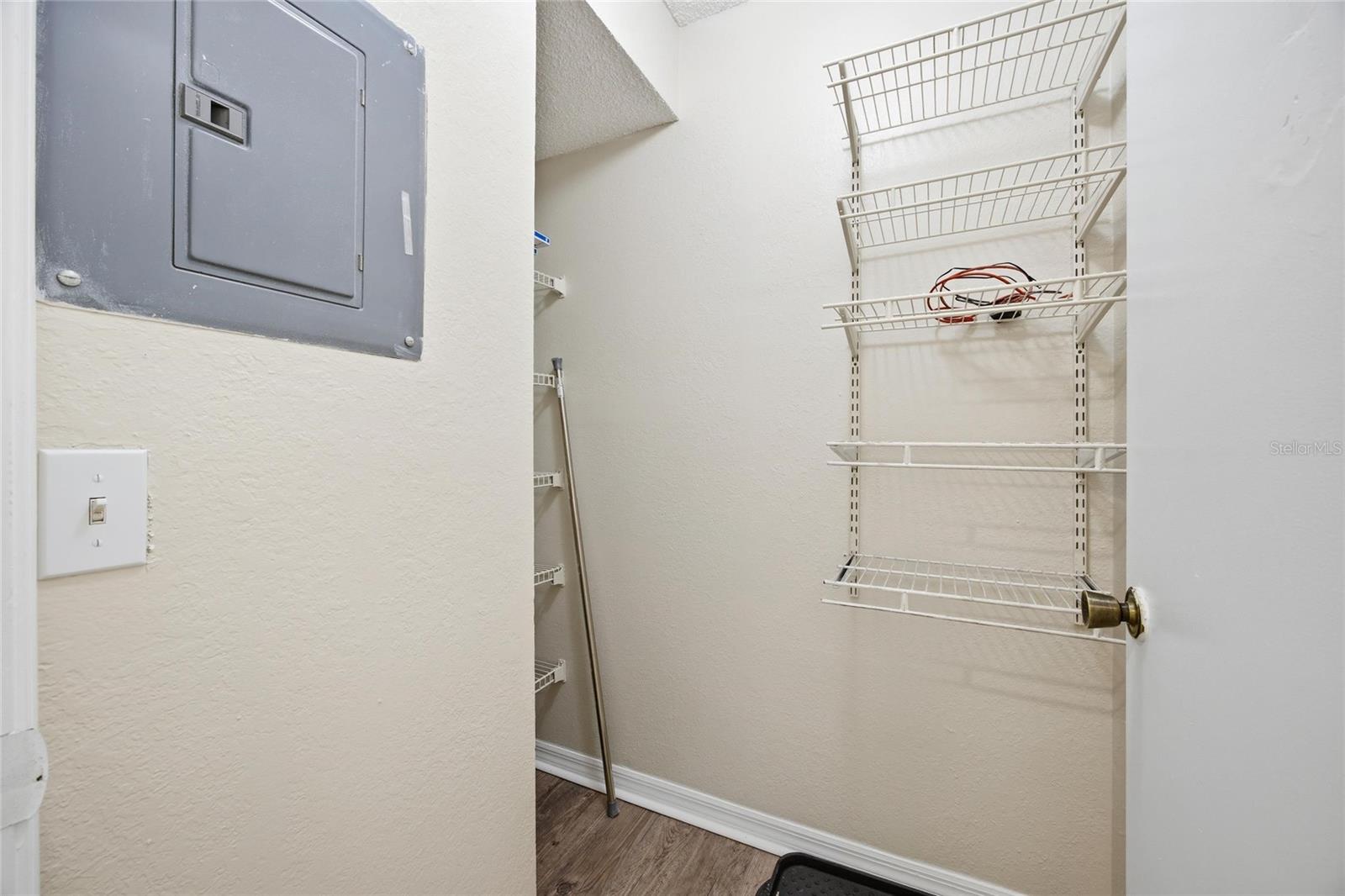 VENETIAN PLACE - Residential