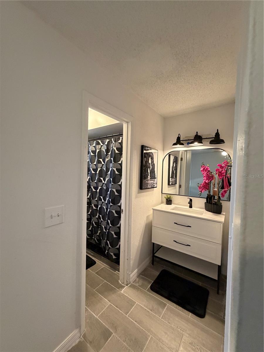 WINTER RUNA - Residential Lease