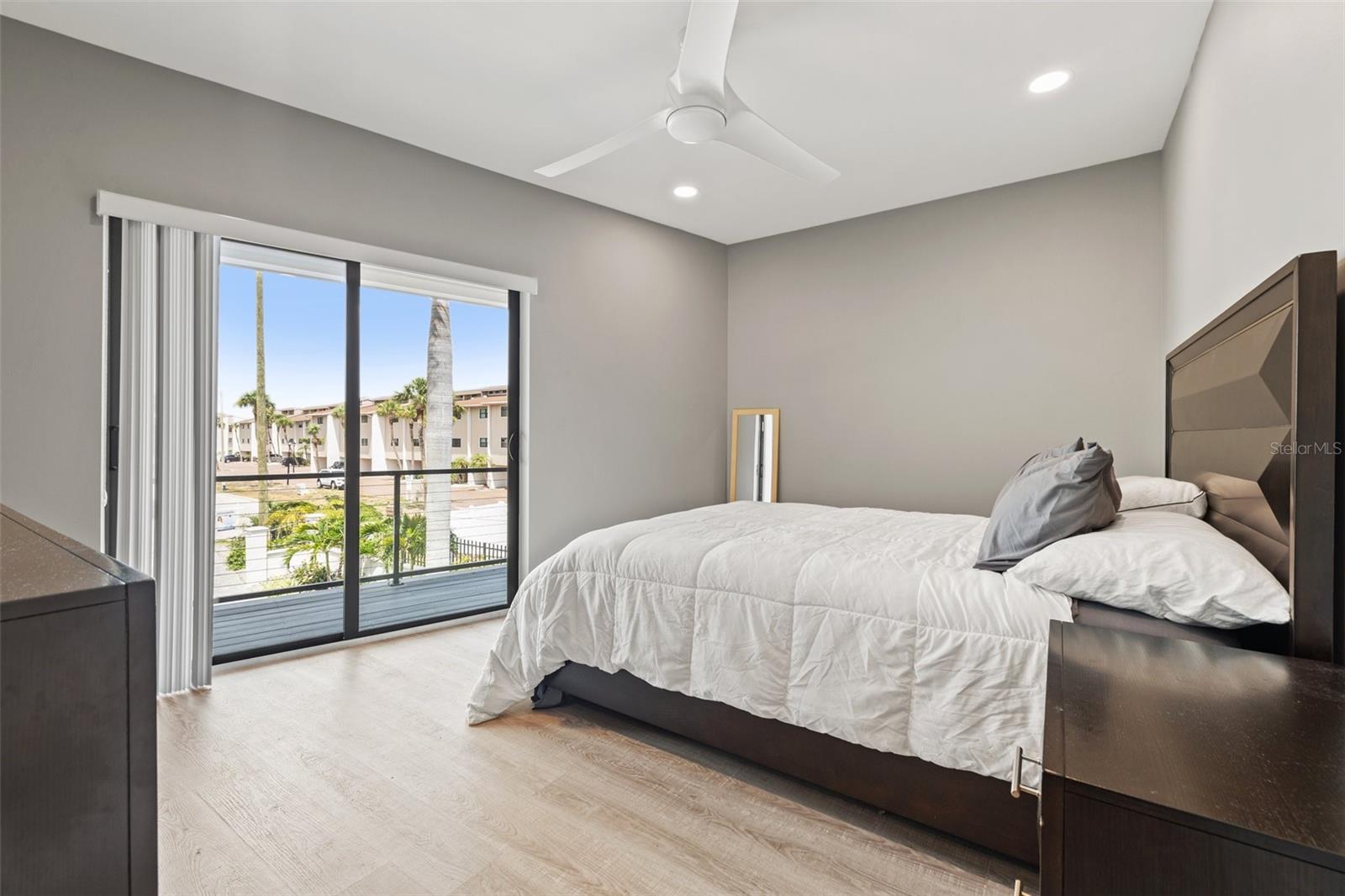 GRIFFITH CAPRI ISLE CONDO UNIT 12400 A - Residential Lease