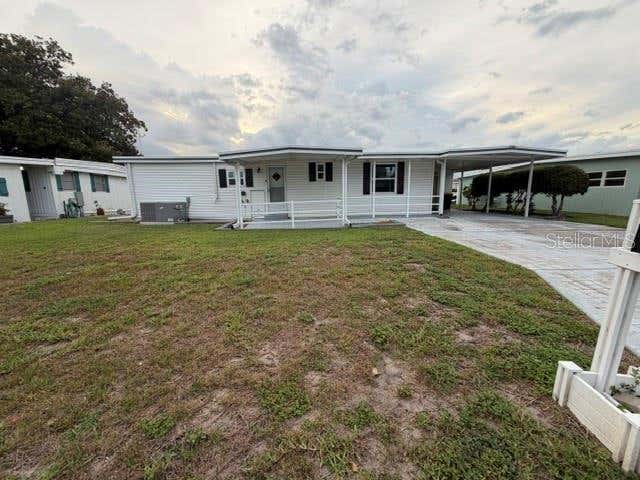 Photo of 1023 Southland Drive, Tavares, FL 32778 (MLS # S5154525)