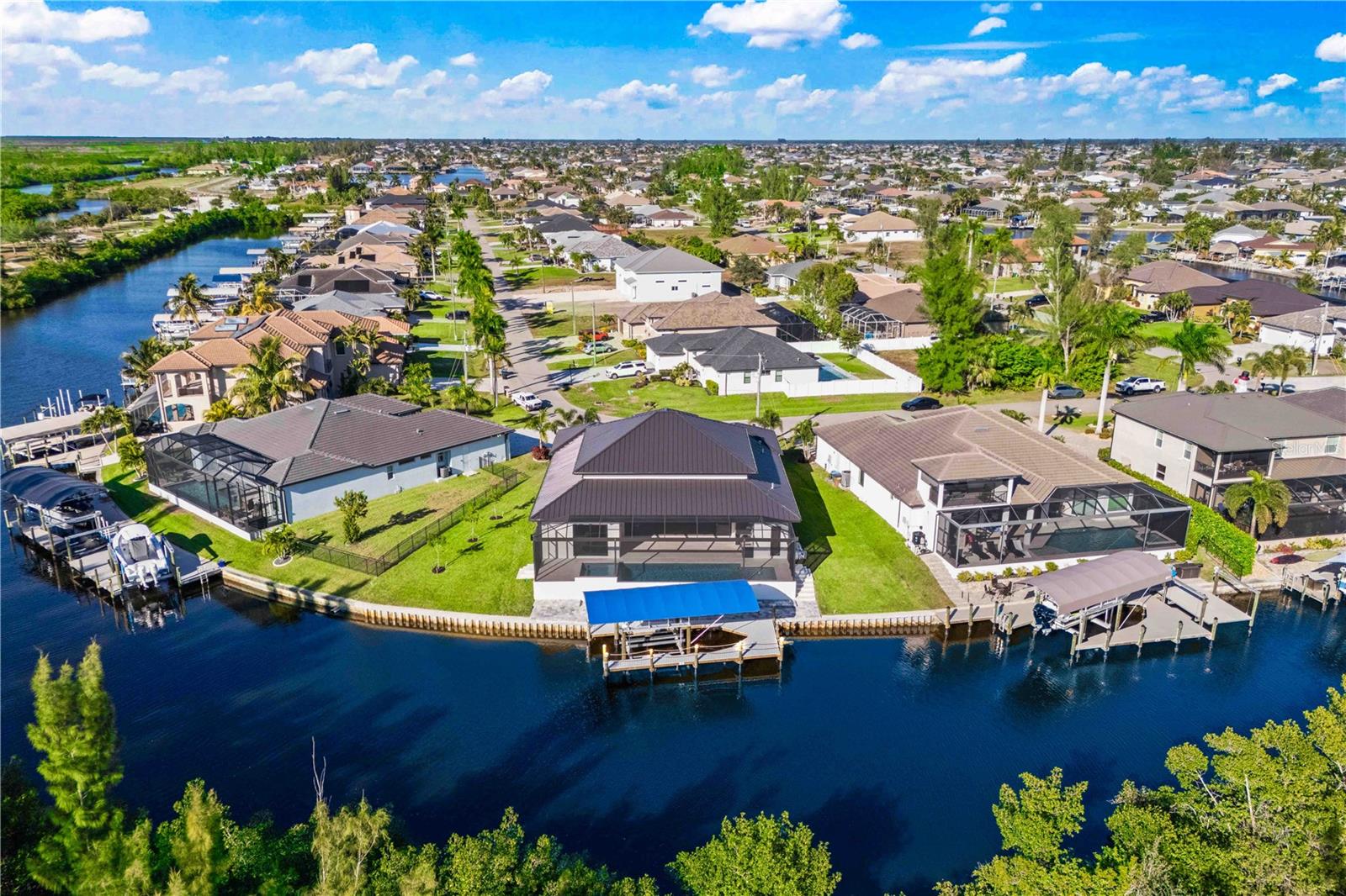 CAPE CORAL - Residential