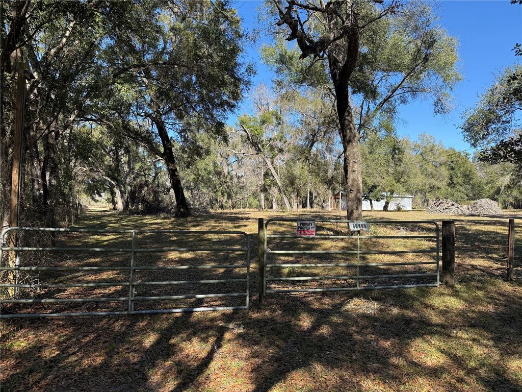Photo of 18630 Bradshaw Road, Dade City, FL 33523 (MLS # G5107013)