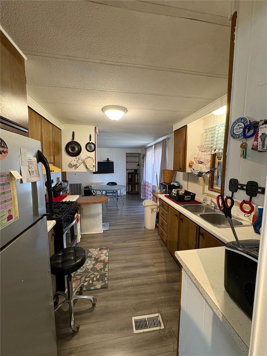 WESTWINDS VILLAGE CO-OP - Residential Lease