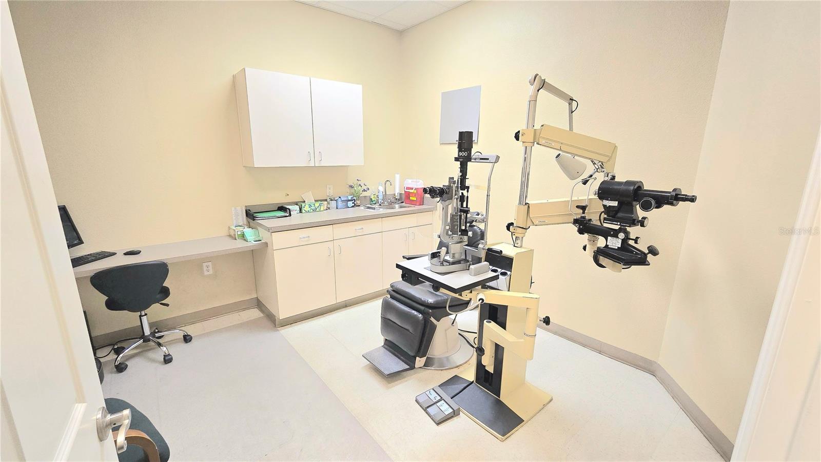 DAUGHTERY ROAD PROFESSIONAL CENTER 03 - Commercial Lease