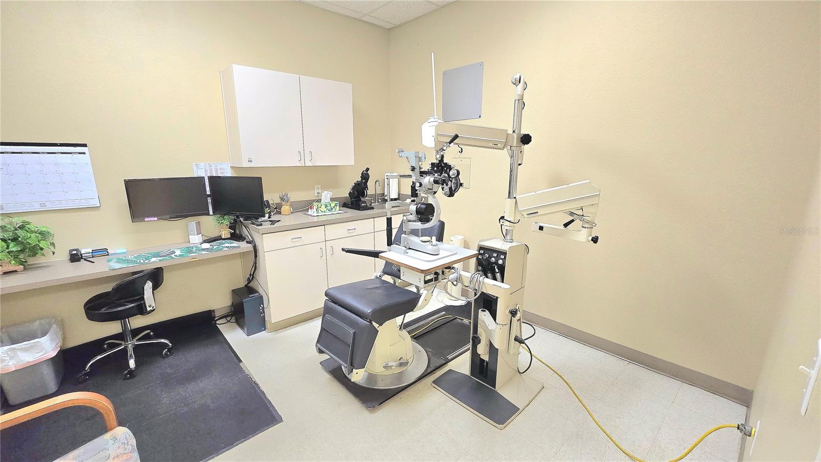 DAUGHTERY ROAD PROFESSIONAL CENTER 03 - Commercial Lease