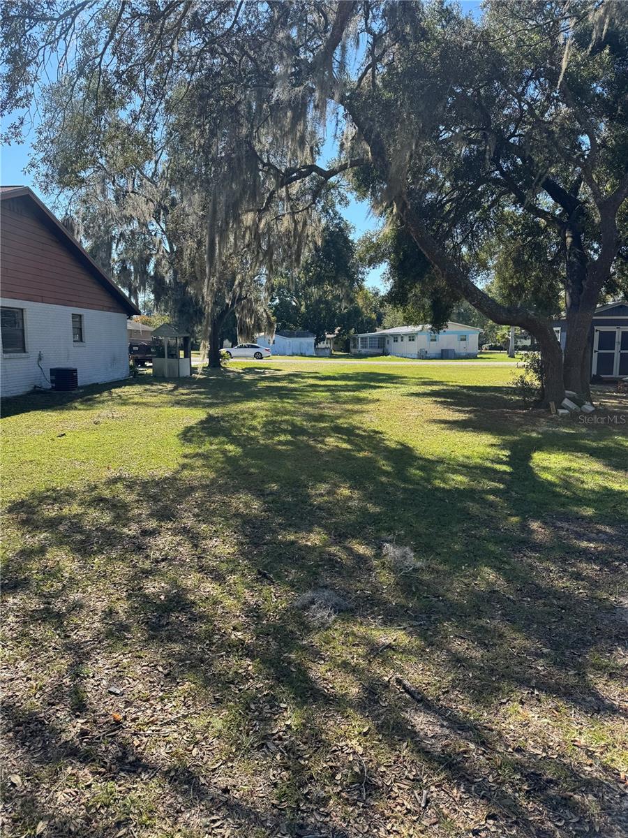 LEIGHTON ESTATE - Land