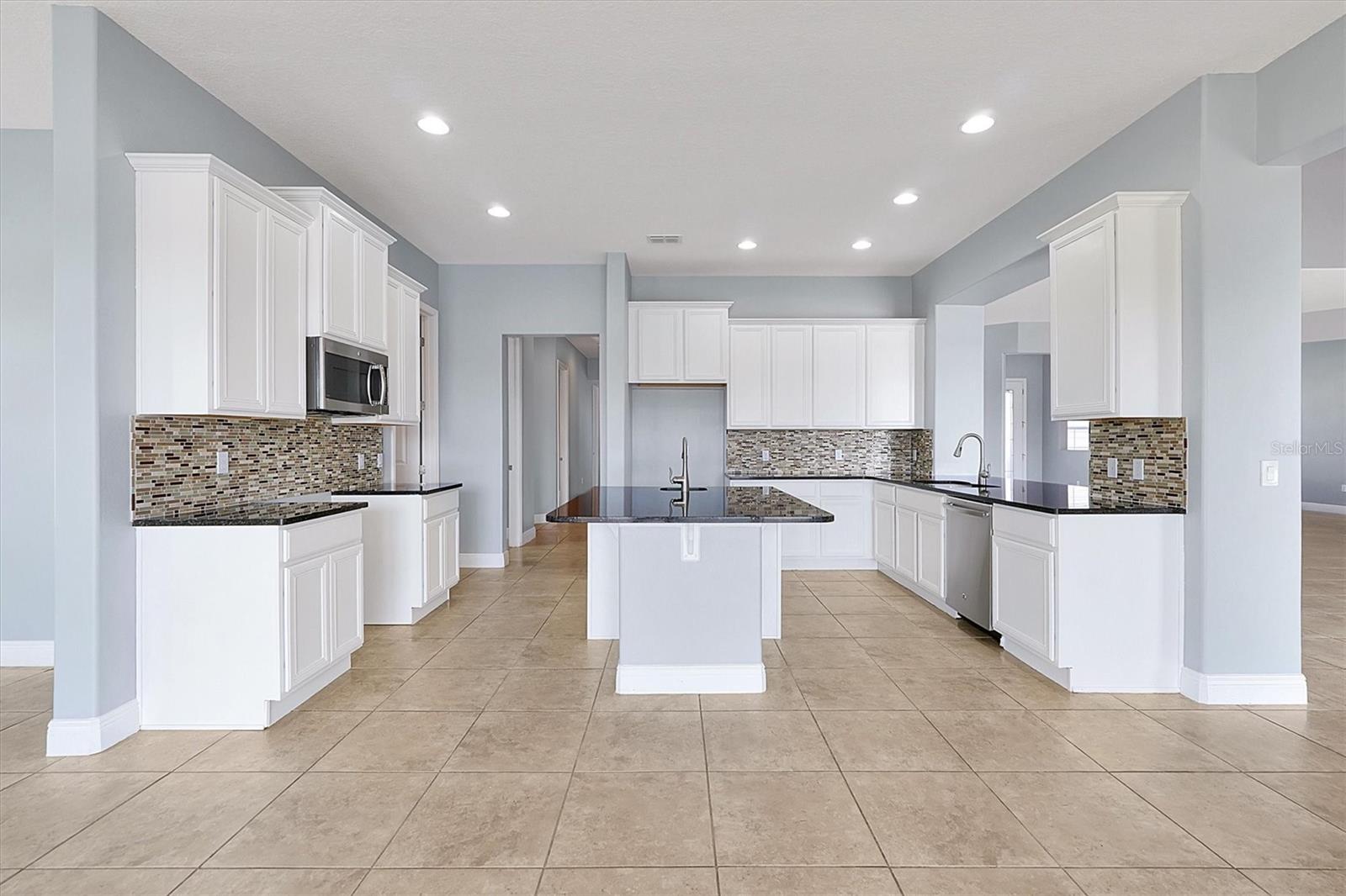 BELLALAGO PH 6H & 6I - Residential