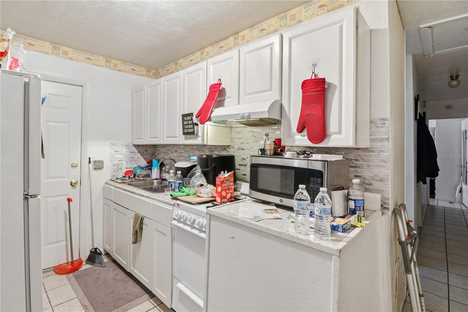 LINCOLN PLACE - Residential Income