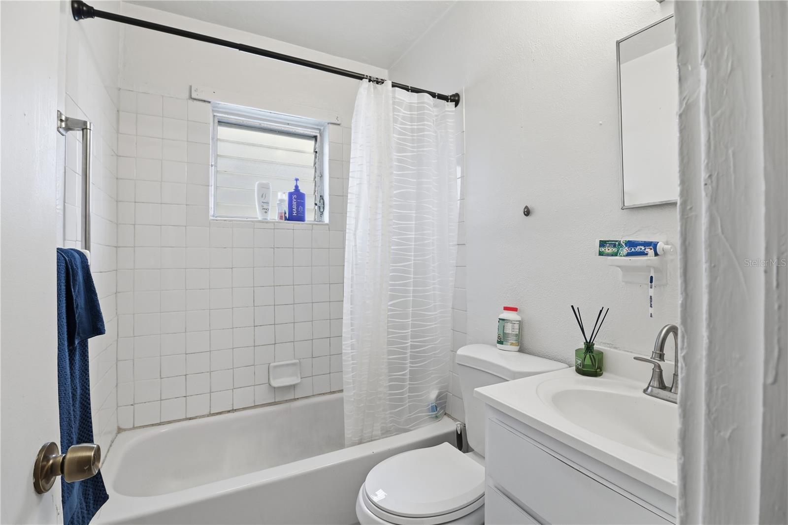 LINCOLN PLACE - Residential Income