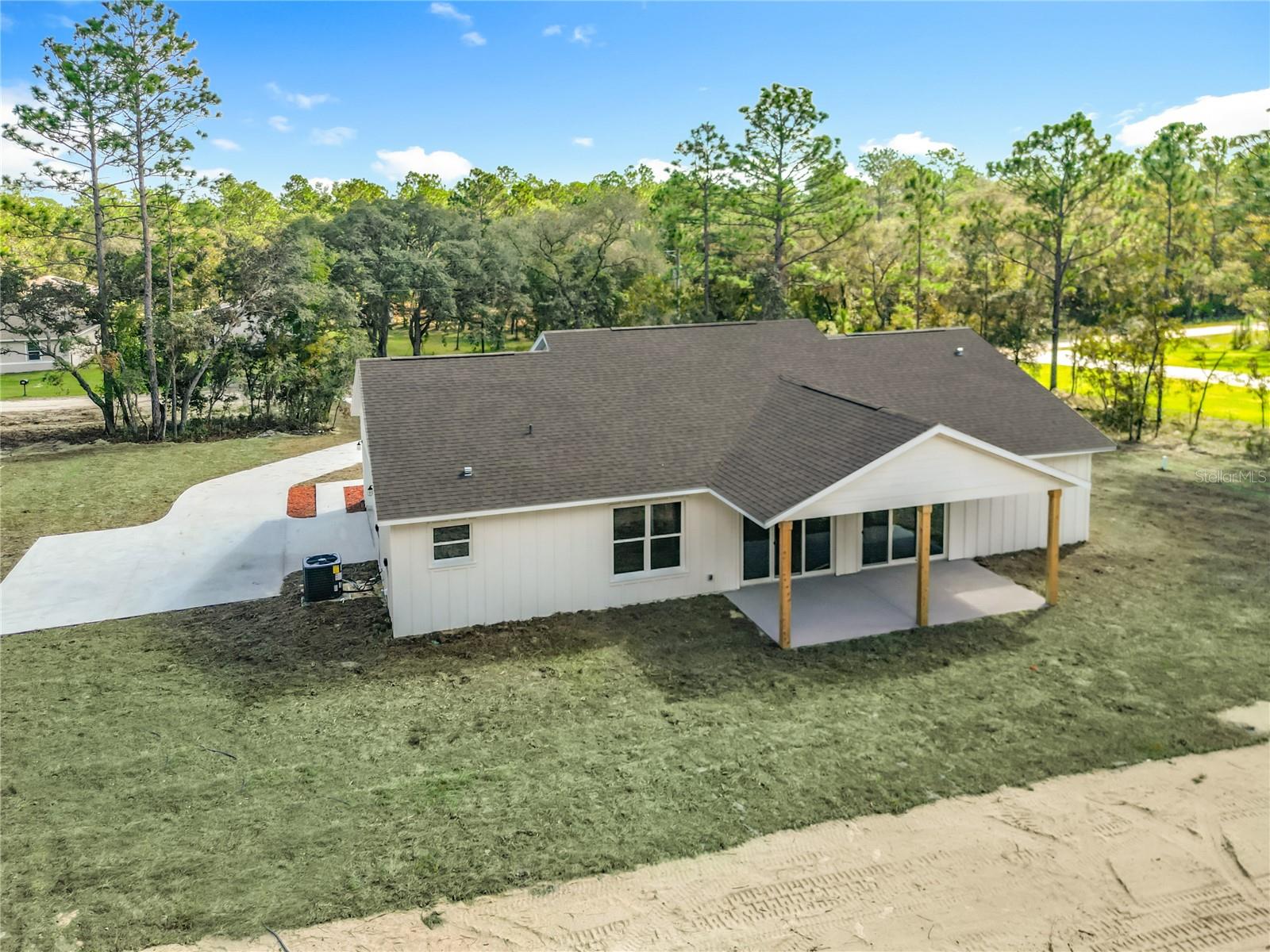 ROLLING HILLS 01 - Residential