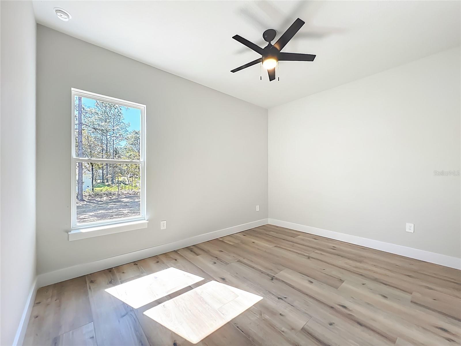 ROLLING HILLS 01 - Residential