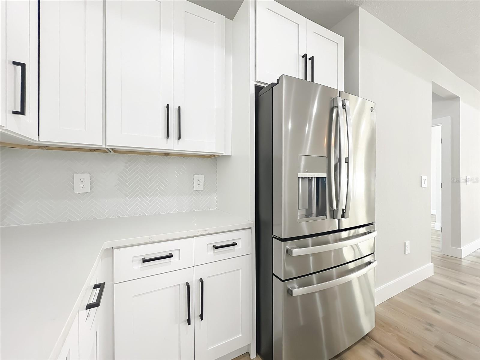 ROLLING HILLS 01 - Residential