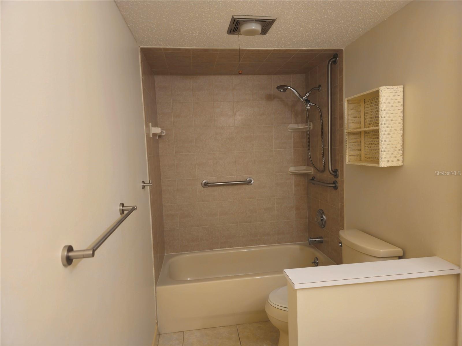 MISSION HILLS CONDO - Residential Lease