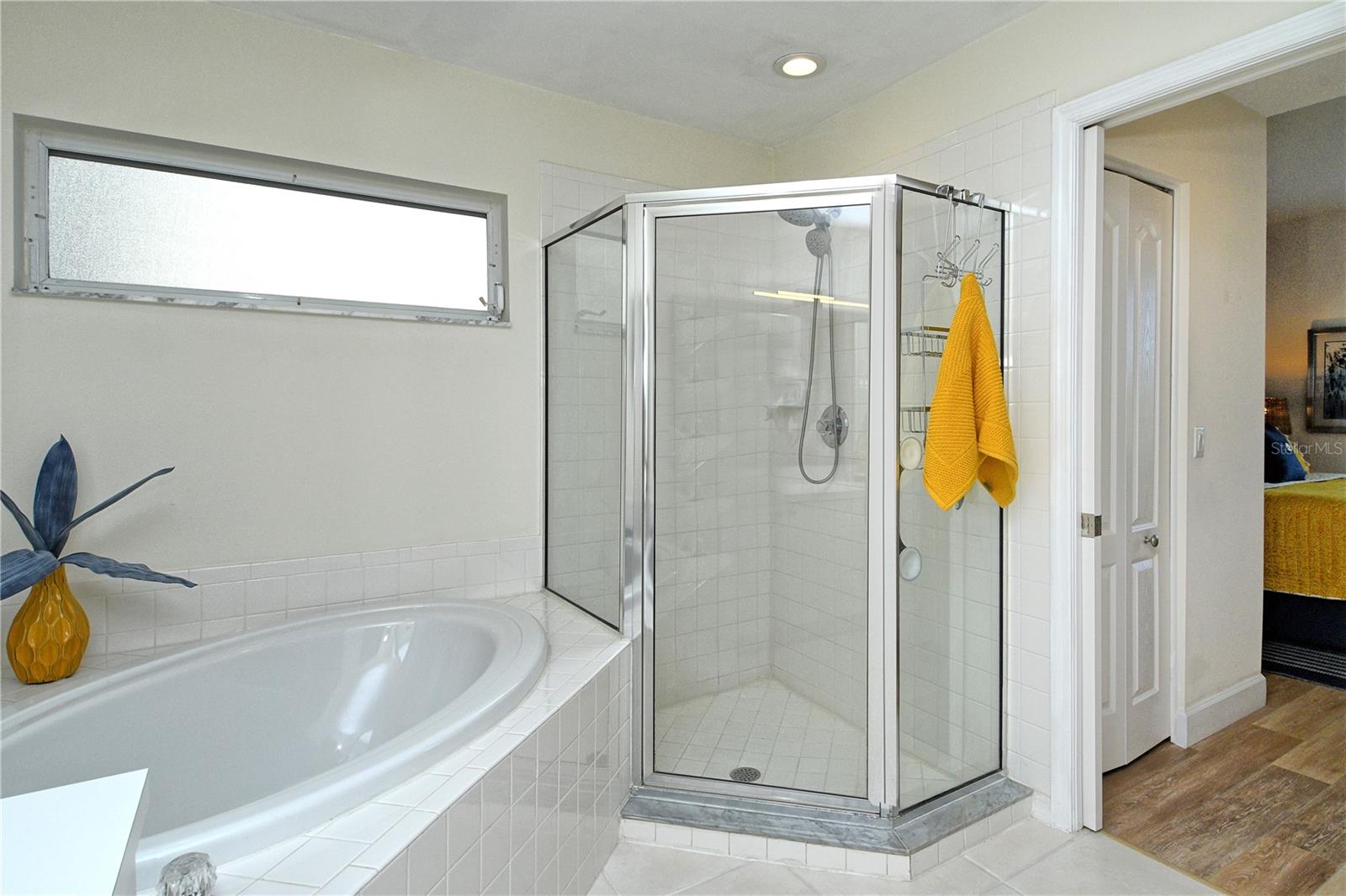 HERITAGE OAKS GOLF & COUNTRY CLUB - Residential