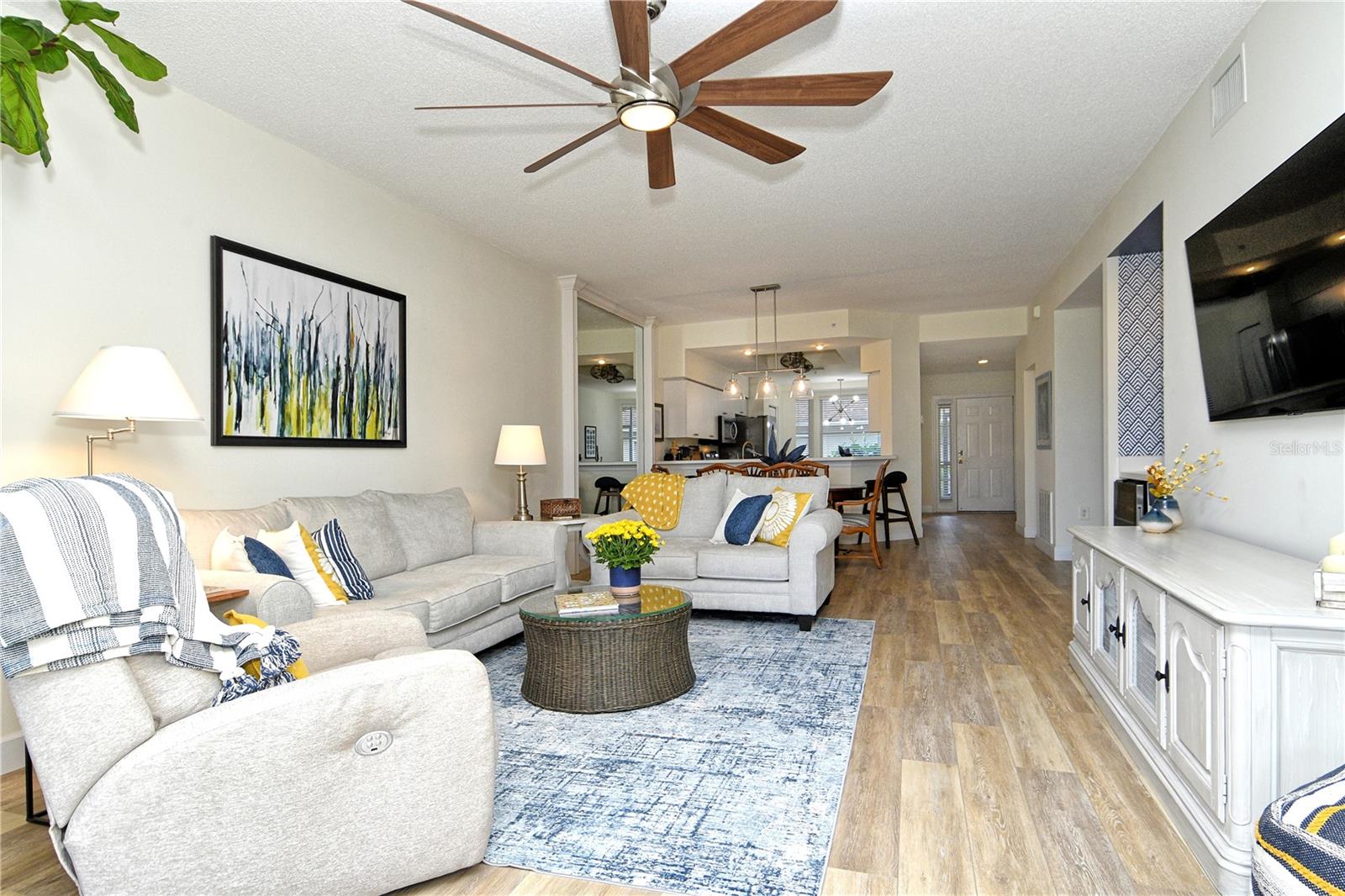 HERITAGE OAKS GOLF & COUNTRY CLUB - Residential