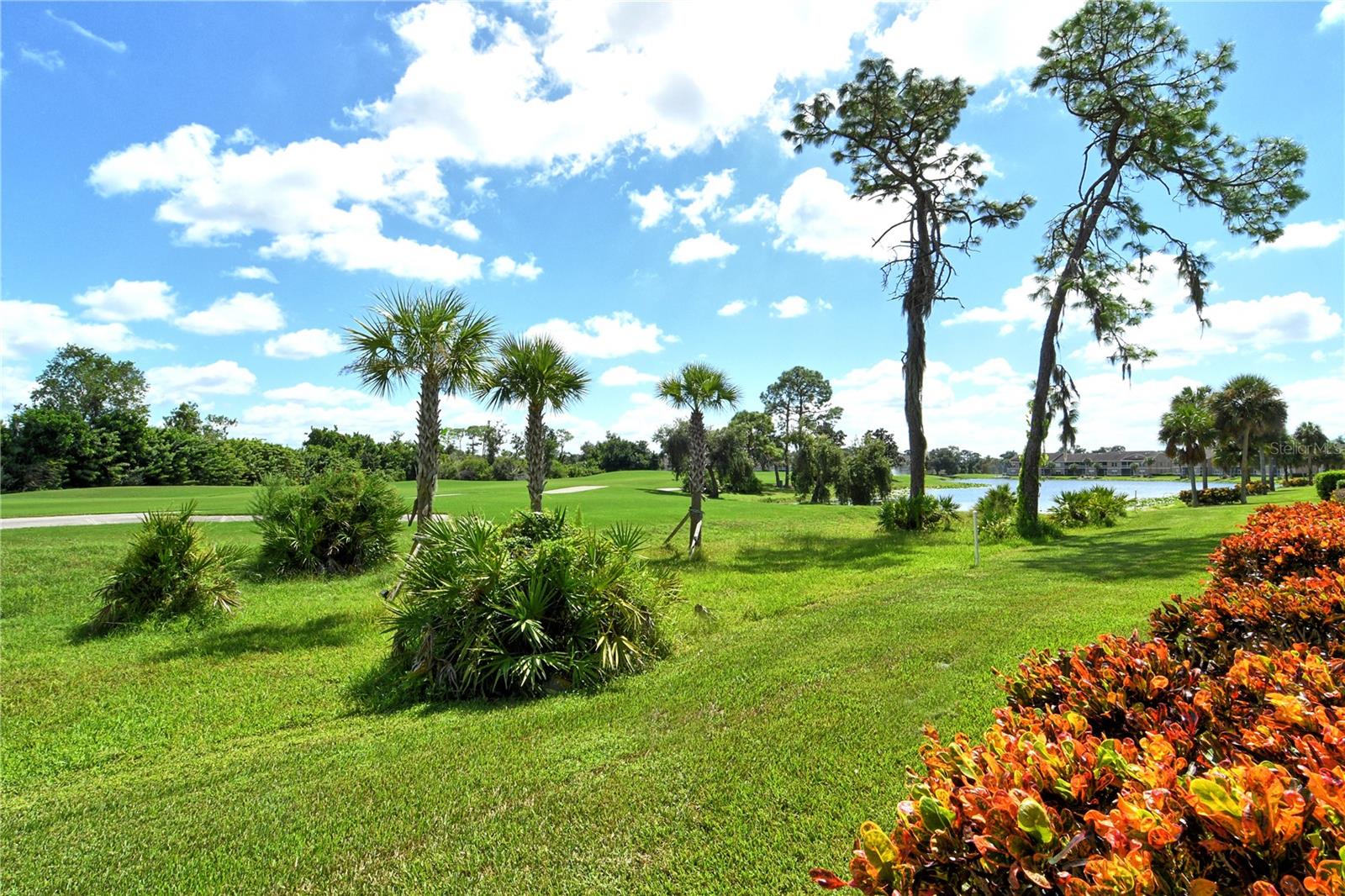 HERITAGE OAKS GOLF & COUNTRY CLUB - Residential