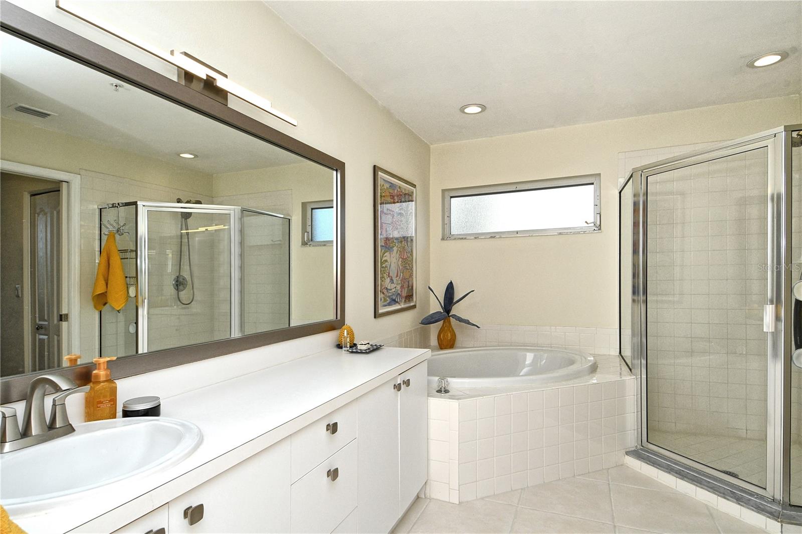 HERITAGE OAKS GOLF & COUNTRY CLUB - Residential