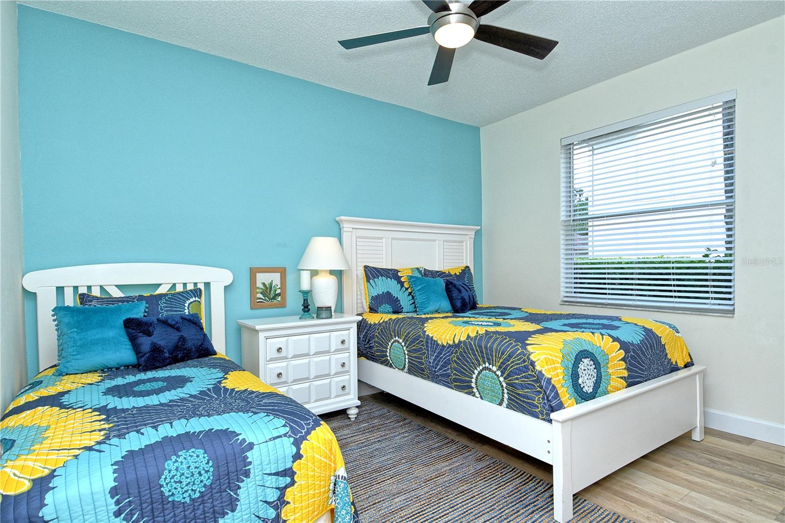 HERITAGE OAKS GOLF & COUNTRY CLUB - Residential