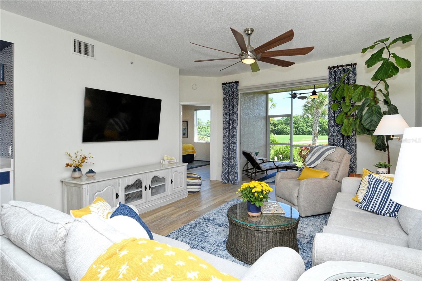 HERITAGE OAKS GOLF & COUNTRY CLUB - Residential