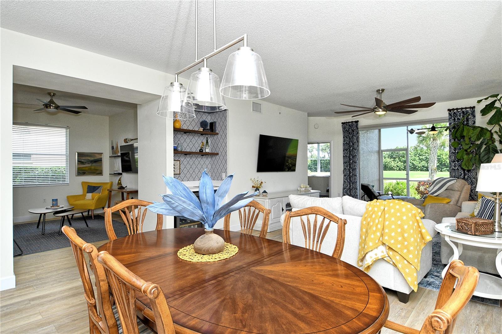 HERITAGE OAKS GOLF & COUNTRY CLUB - Residential