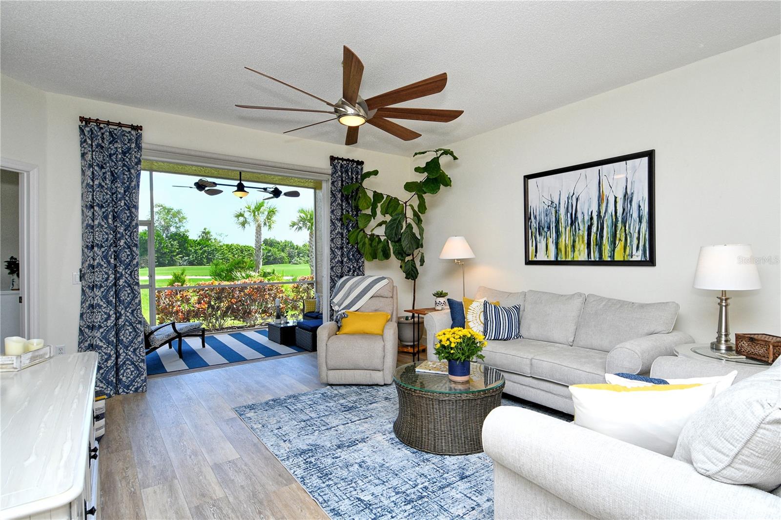 HERITAGE OAKS GOLF & COUNTRY CLUB - Residential