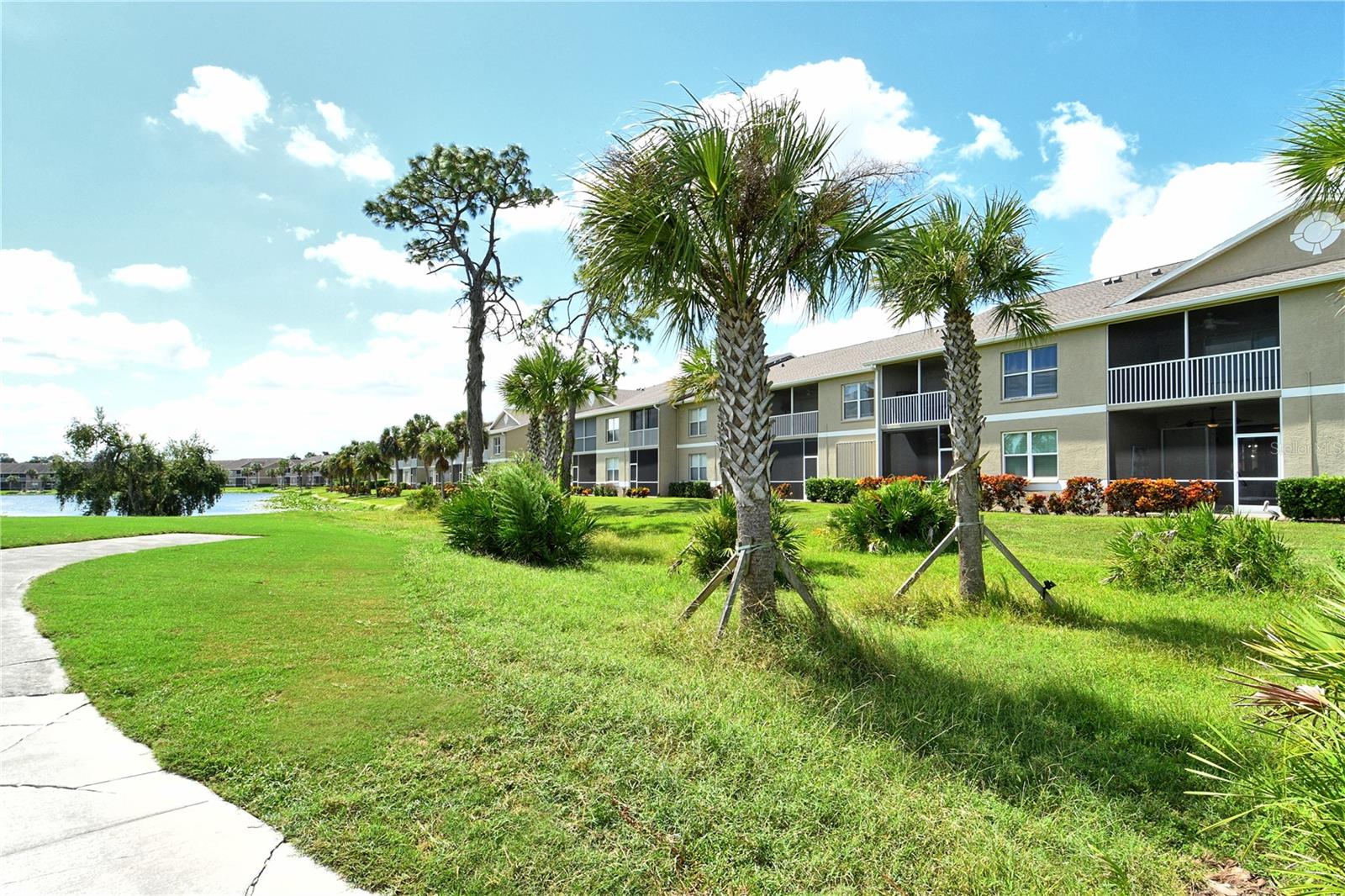 HERITAGE OAKS GOLF & COUNTRY CLUB - Residential