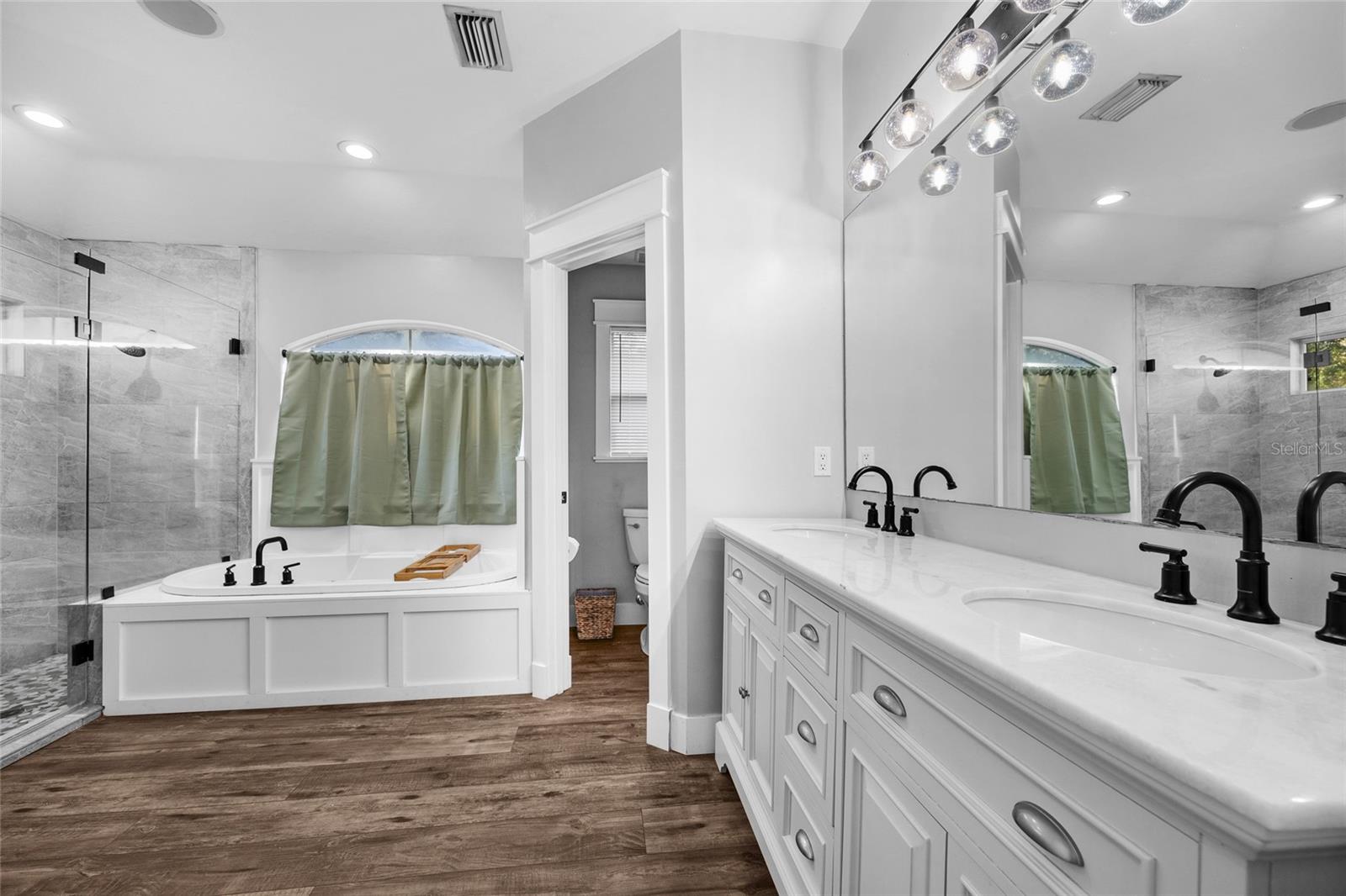 OAK GLEN PH I - Residential
