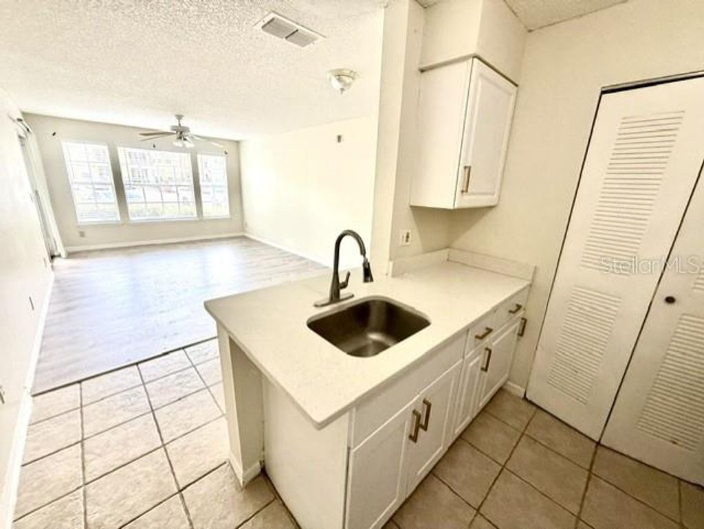 Photo of 1073 S Hiawassee Road #1015, Orlando, FL 32835 (MLS # S5152073)