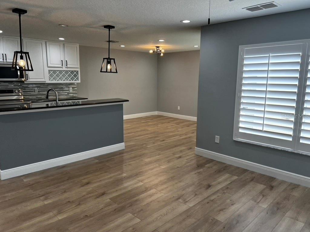 AVALON PARK NORTHWEST VILLAGE PH 02-4 - Residential Lease