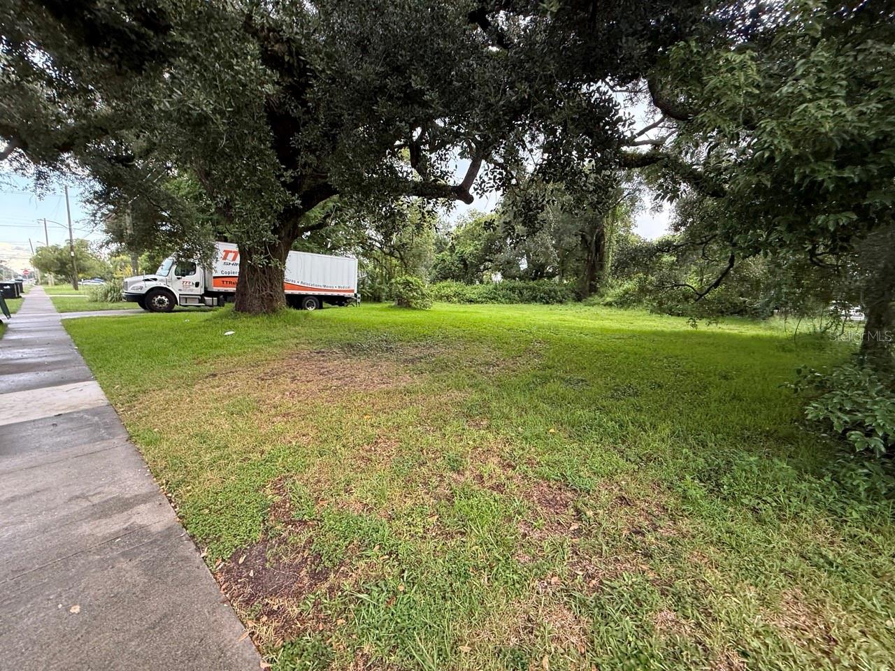 ATTENTION ALL BUILDERS. Vacant site ready for new development. 50' x 135' lot being sold independently but along with the adjacent lot next door. Individually, only a single family house, plus an accessory dwelling uint can be built; however, combining the two will get you a 100' wide lot, allowing for a triplex to be built. The future land use allows for up to 10 units per acre. Survey available in attachments.