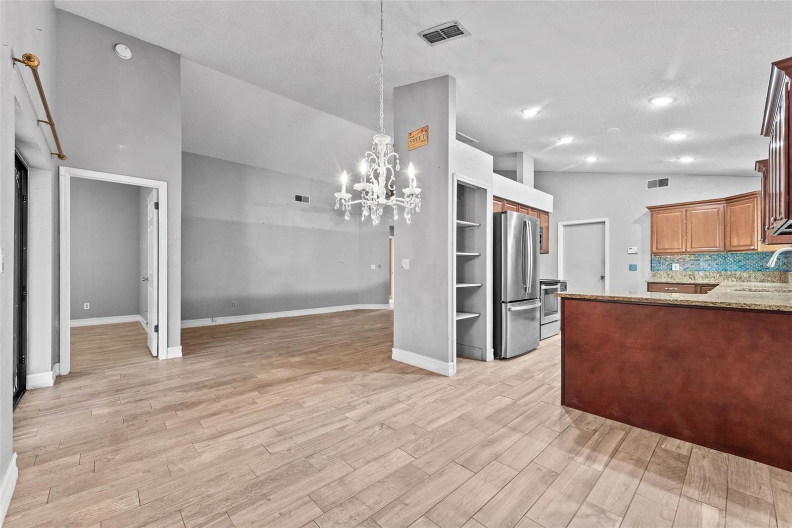 RIVER CHASE - Residential