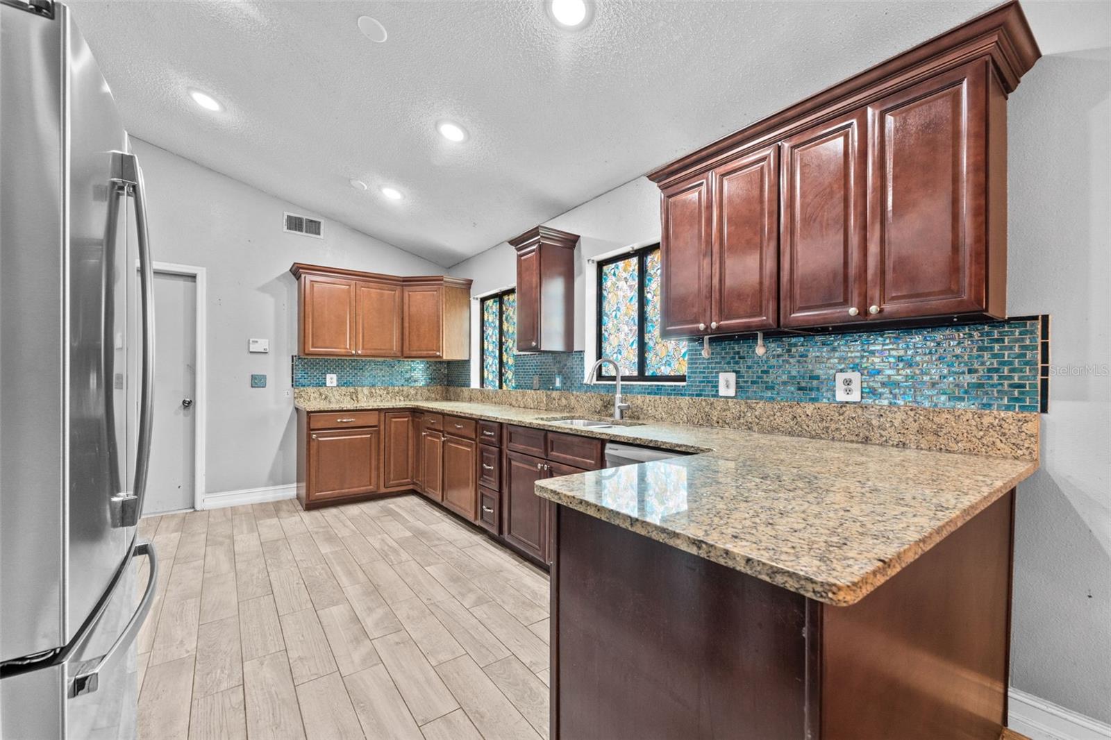 RIVER CHASE - Residential