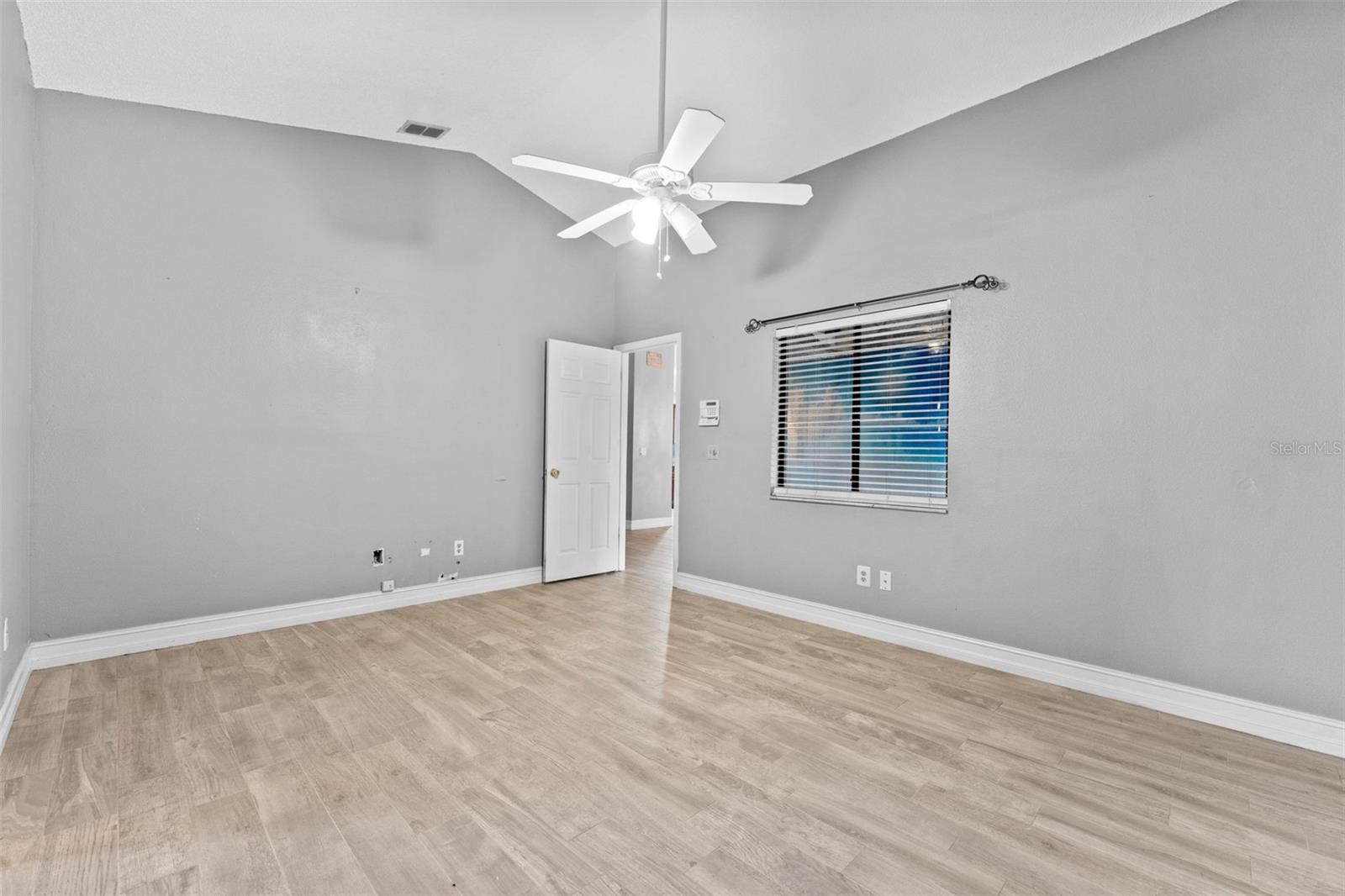 RIVER CHASE - Residential