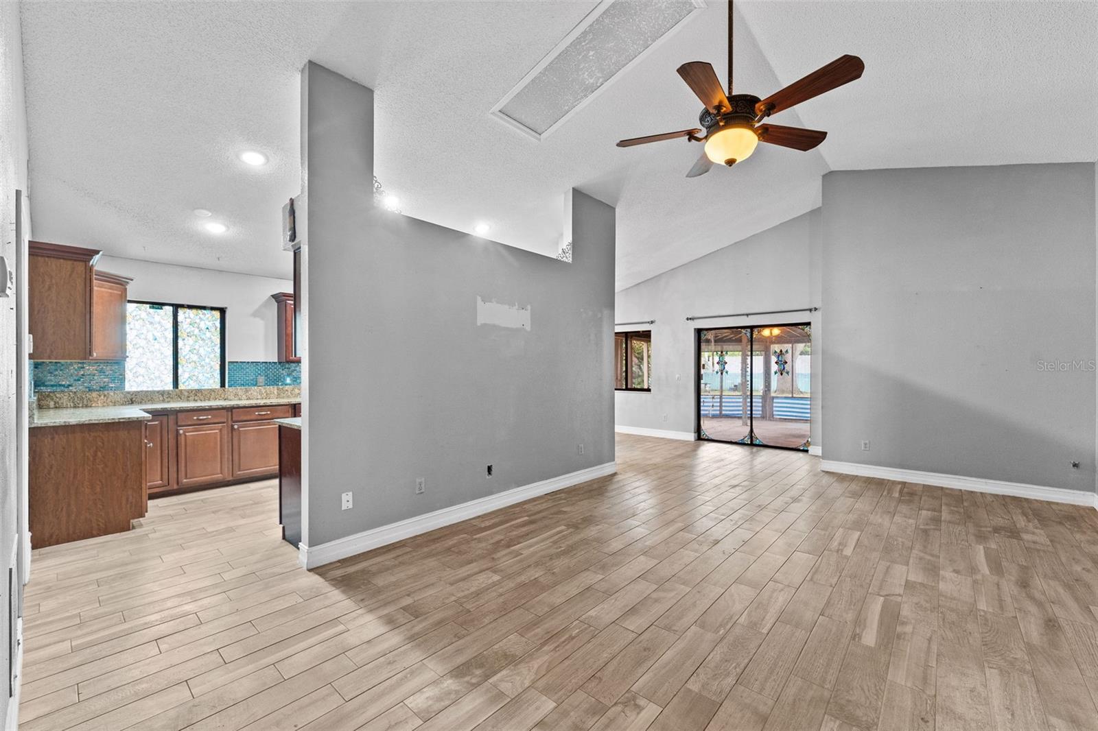 RIVER CHASE - Residential